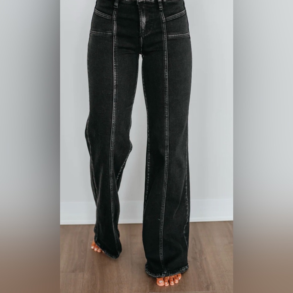Elegant Black Flare Jeans for Women